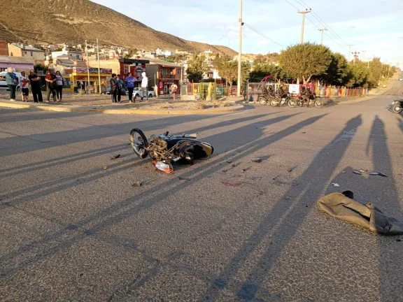 Un motociclista resultó herido tras un fuerte choque en el barrio La Floresta
