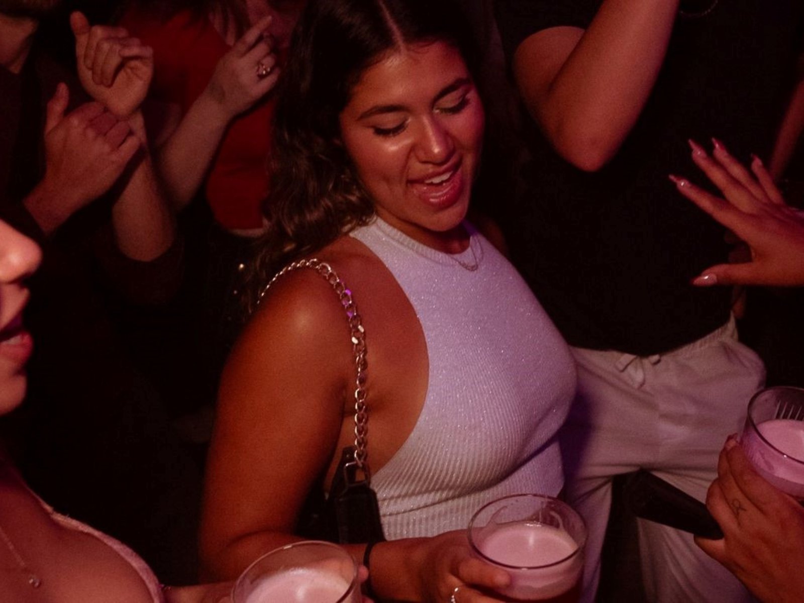 armaron una fiesta que junta 300 personas por noche en Ámsterdam