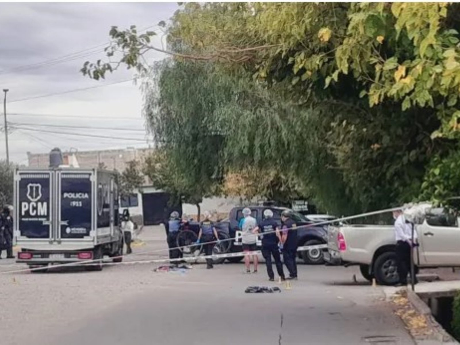 atropelló y mató a uno de ellos