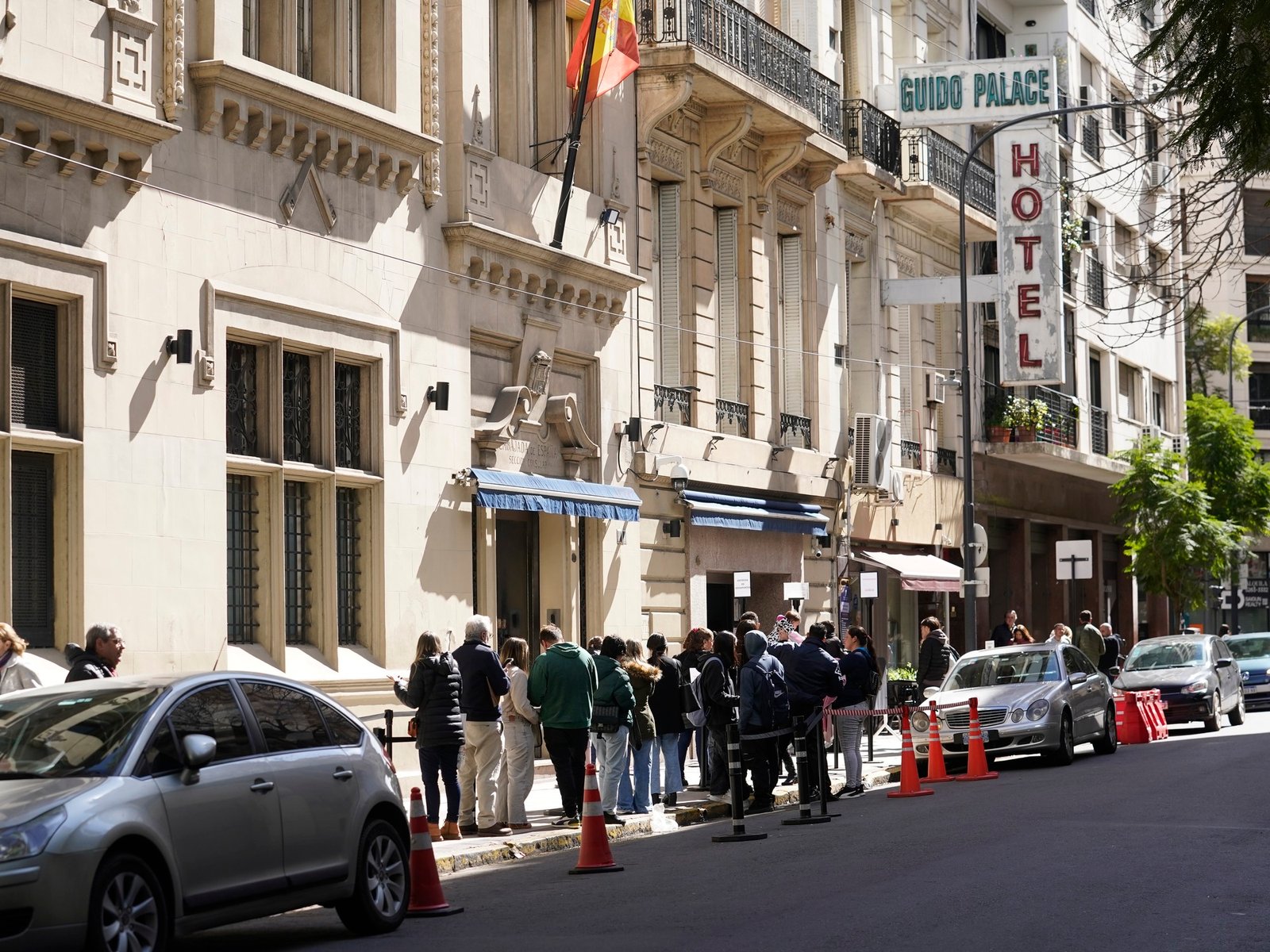 el Consulado admitió que seguirán las demoras y cómo se organizarán los trámites para gestionarla