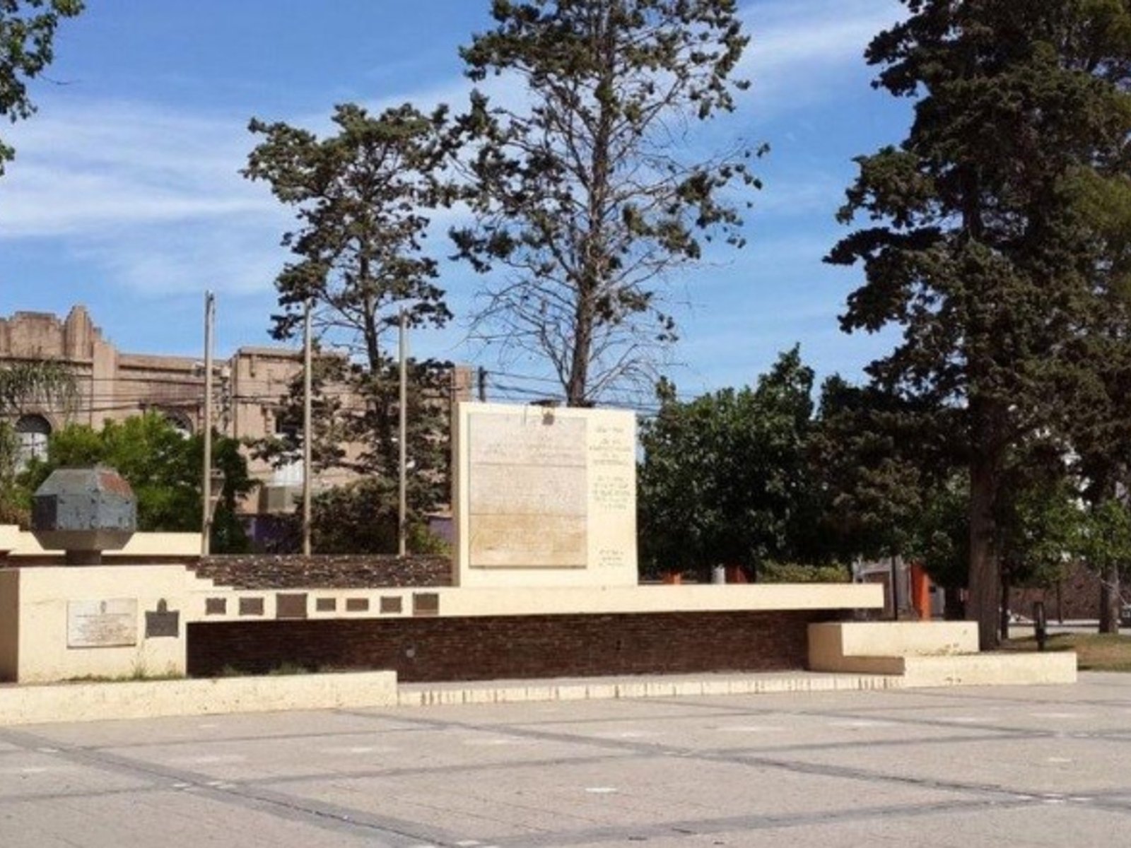 encuentran un feto dentro de un frasco de vidrio en plena vía pública