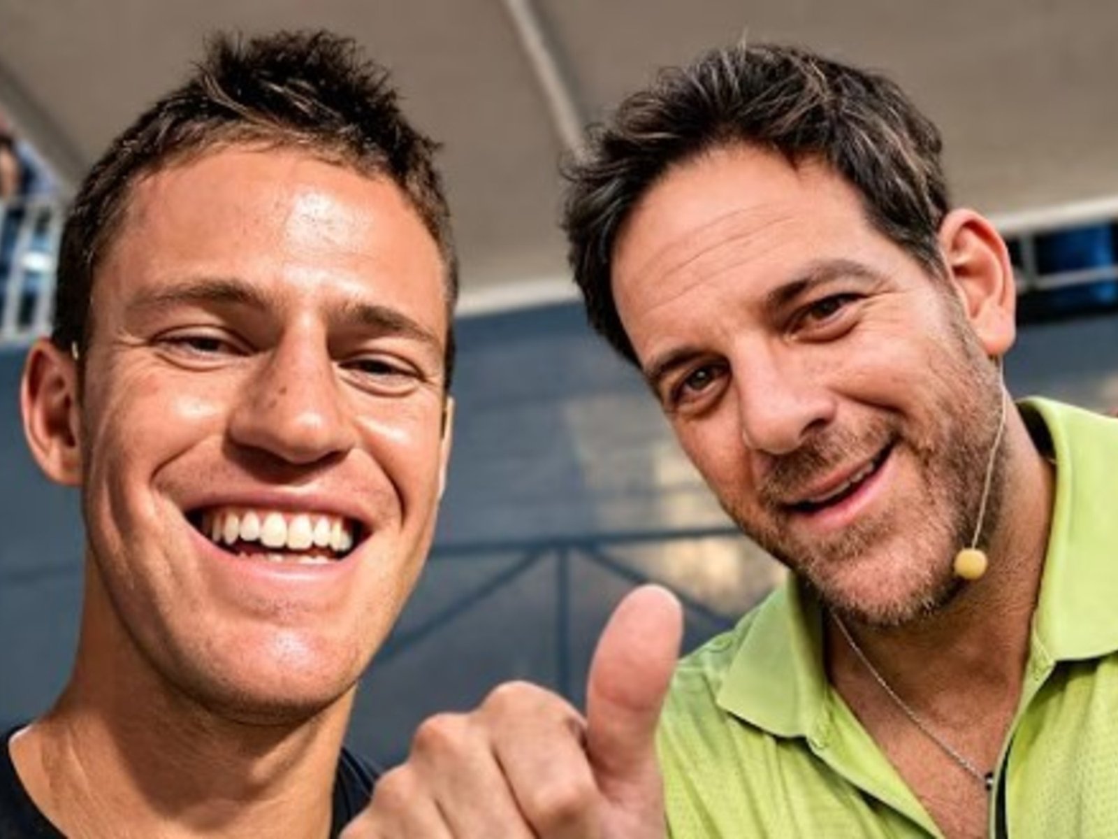 exhibición con Andy Roddick y la intimidad del viaje en un divertido video