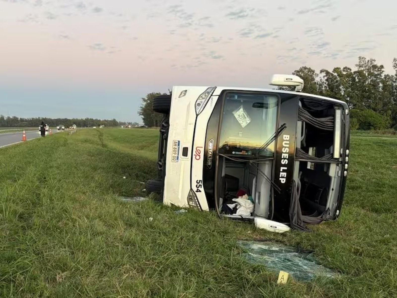 hay más de 40 heridos y un pasajero debió ser operado