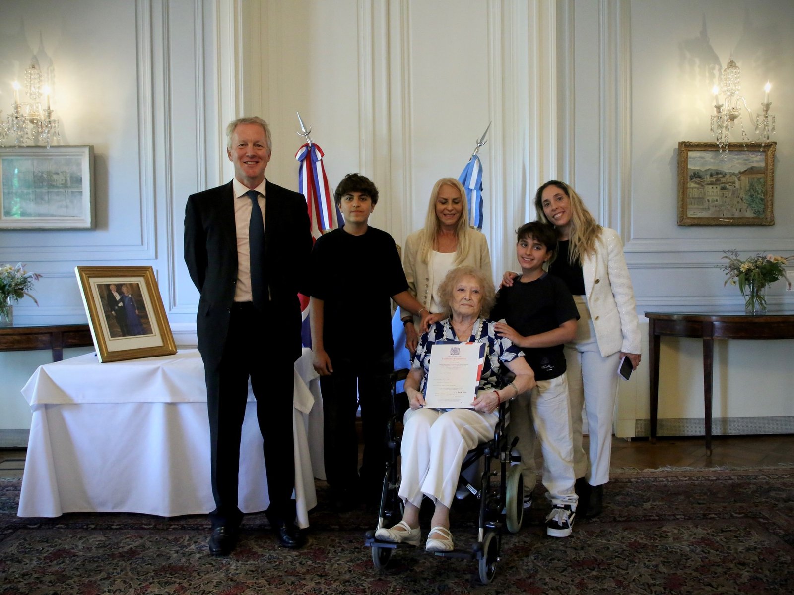 la argentina que esperó cien años para tener la ciudadanía de sus padres