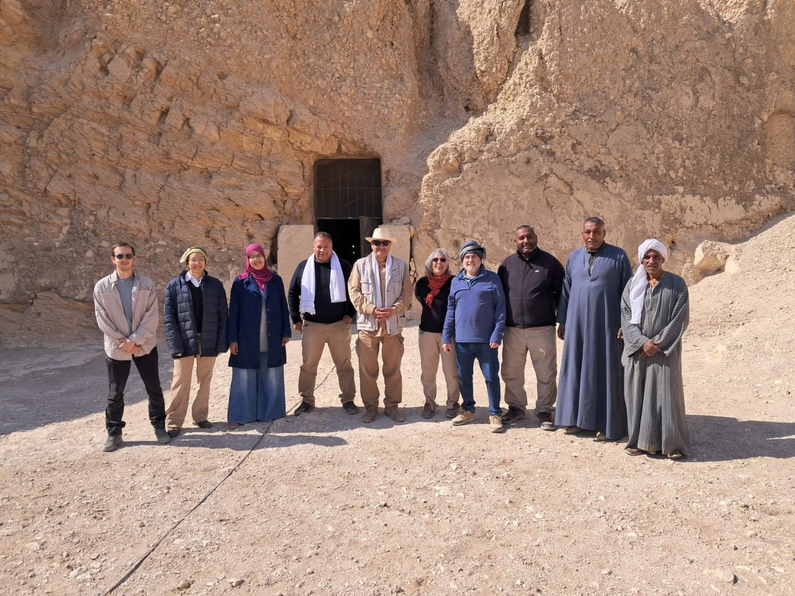 los investigadores que quieren reconstruir la historia de una tumba de 3.500 años