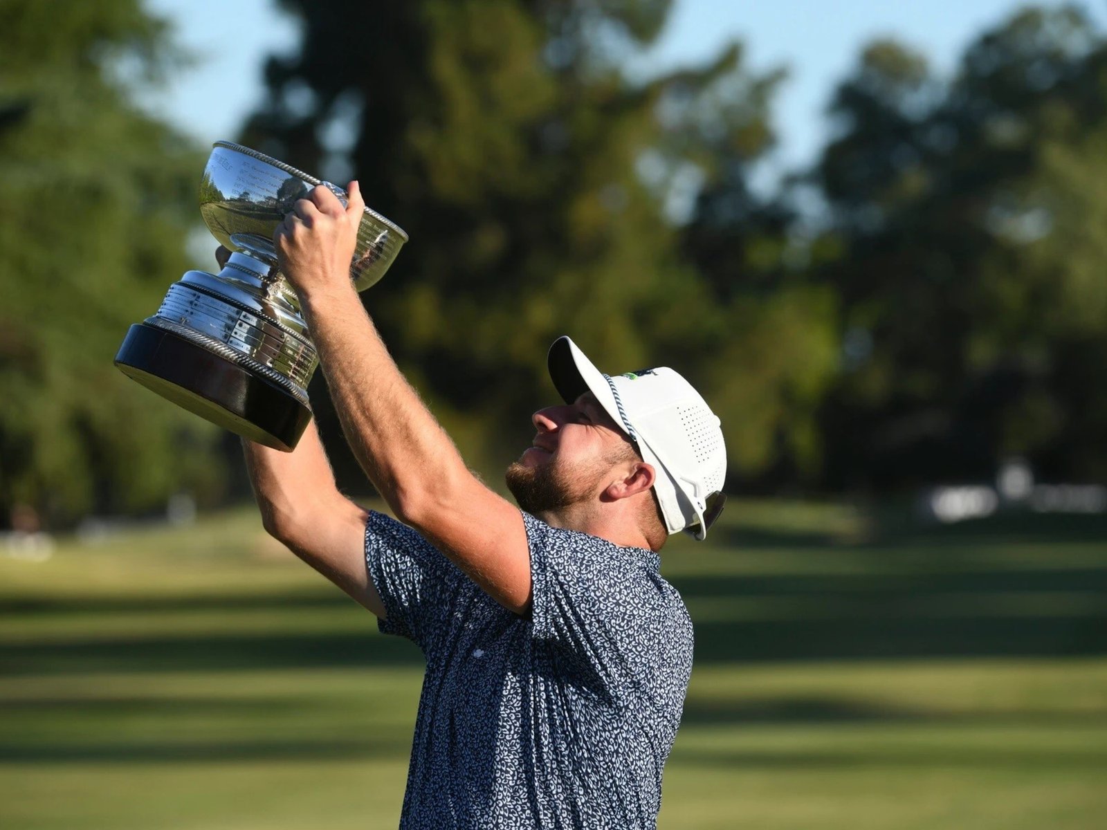 por fin fue campeón, aplaudió al público y terminó entre lágrimas