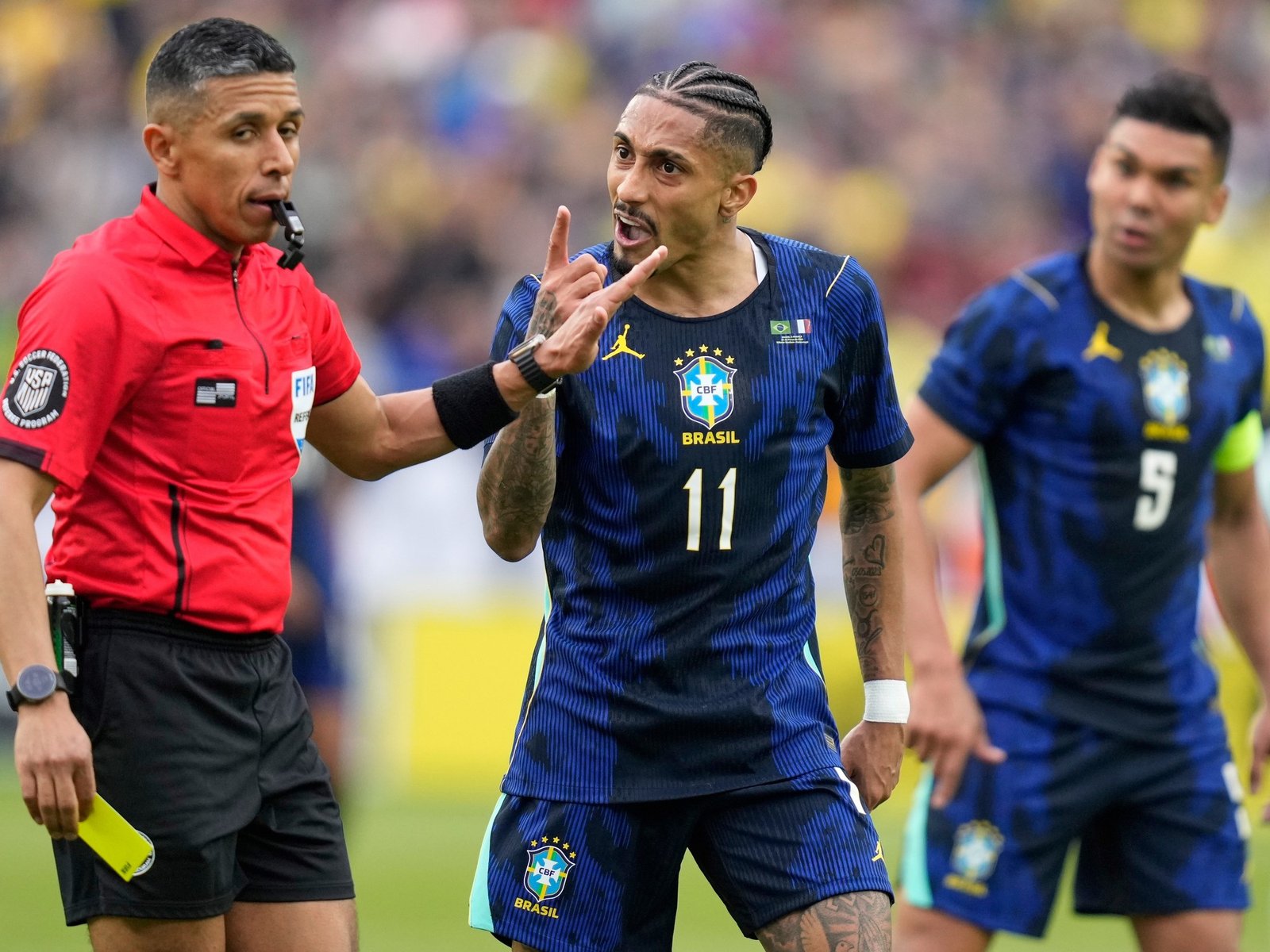 sufrió un desgarro que lo dejará afuera del cruce con el Aleti por la Champions League