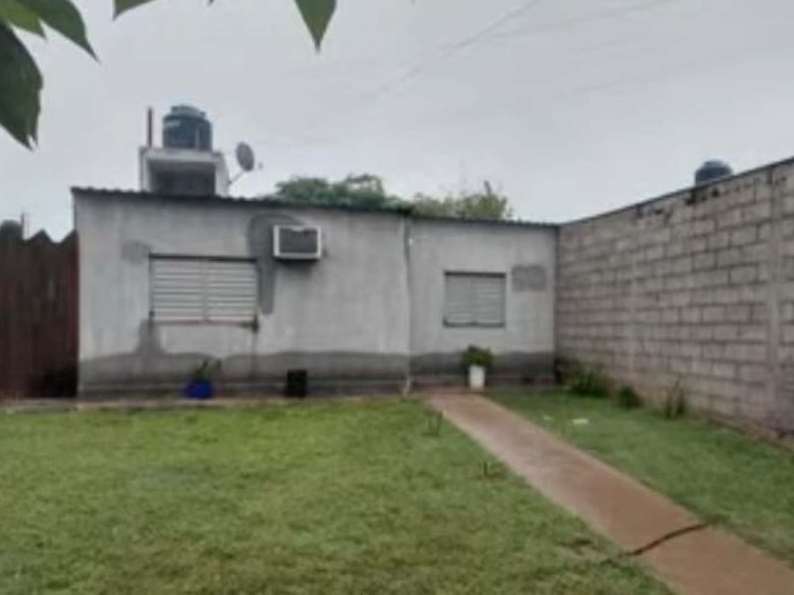 un hombre entró a la casa de su ex y la mató frente a sus tres hijos menores