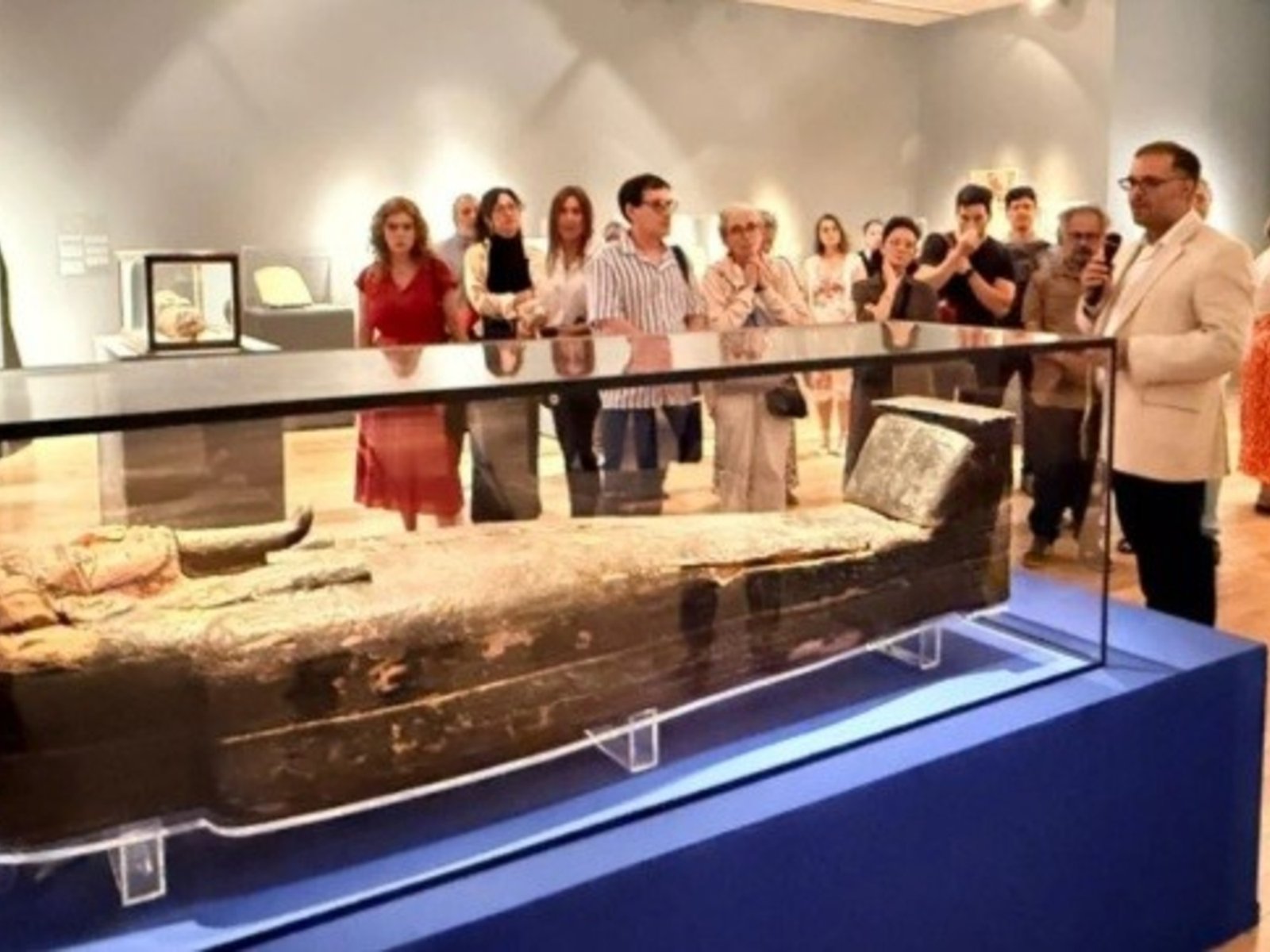 ¿Hay un faraón egipcio en la Argentina? Sigue la polémica por una pieza exhibida en Bellas Artes