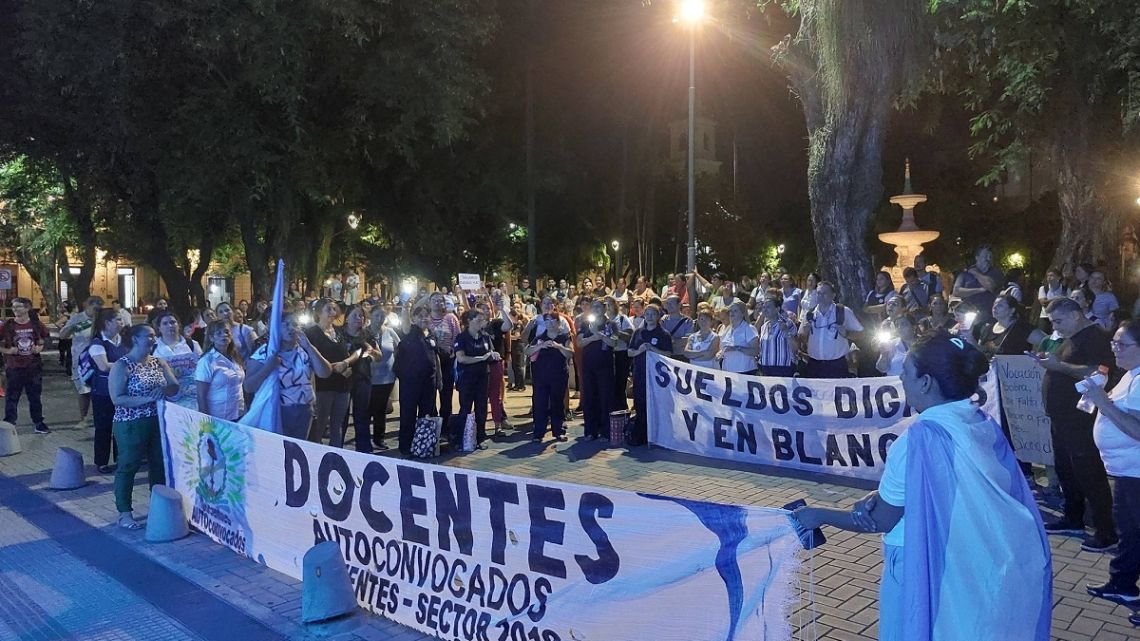 Ajuste y malestar en Corrientes: docentes autoconvocados vuelven a las calles contra el aumento del 6%