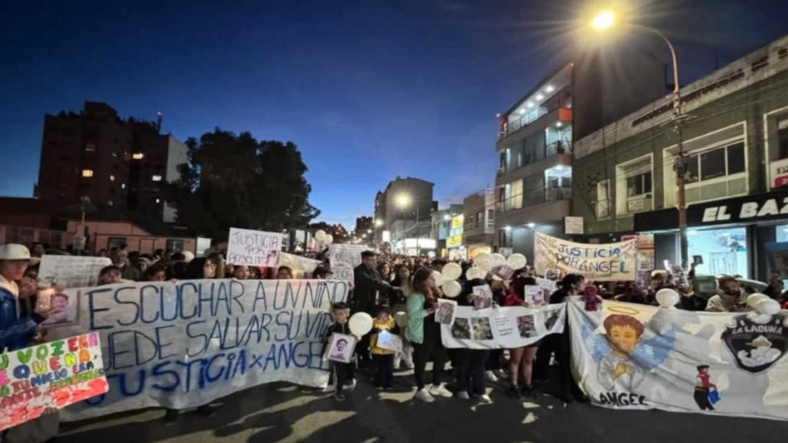 Angel y su terrible final: masiva marcha pidió justicia, mezclando dolor y furia, en Comodoro Rivadavia