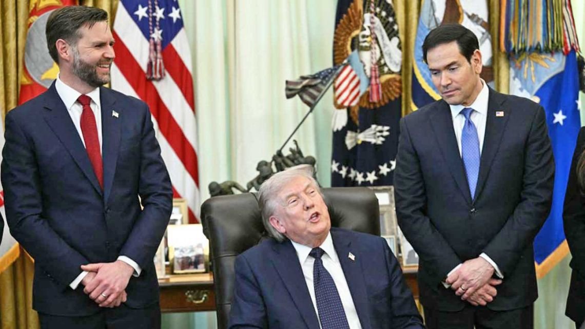 Atrapado en la guerra, cae la imagen de Trump y se cuestiona su capacidad