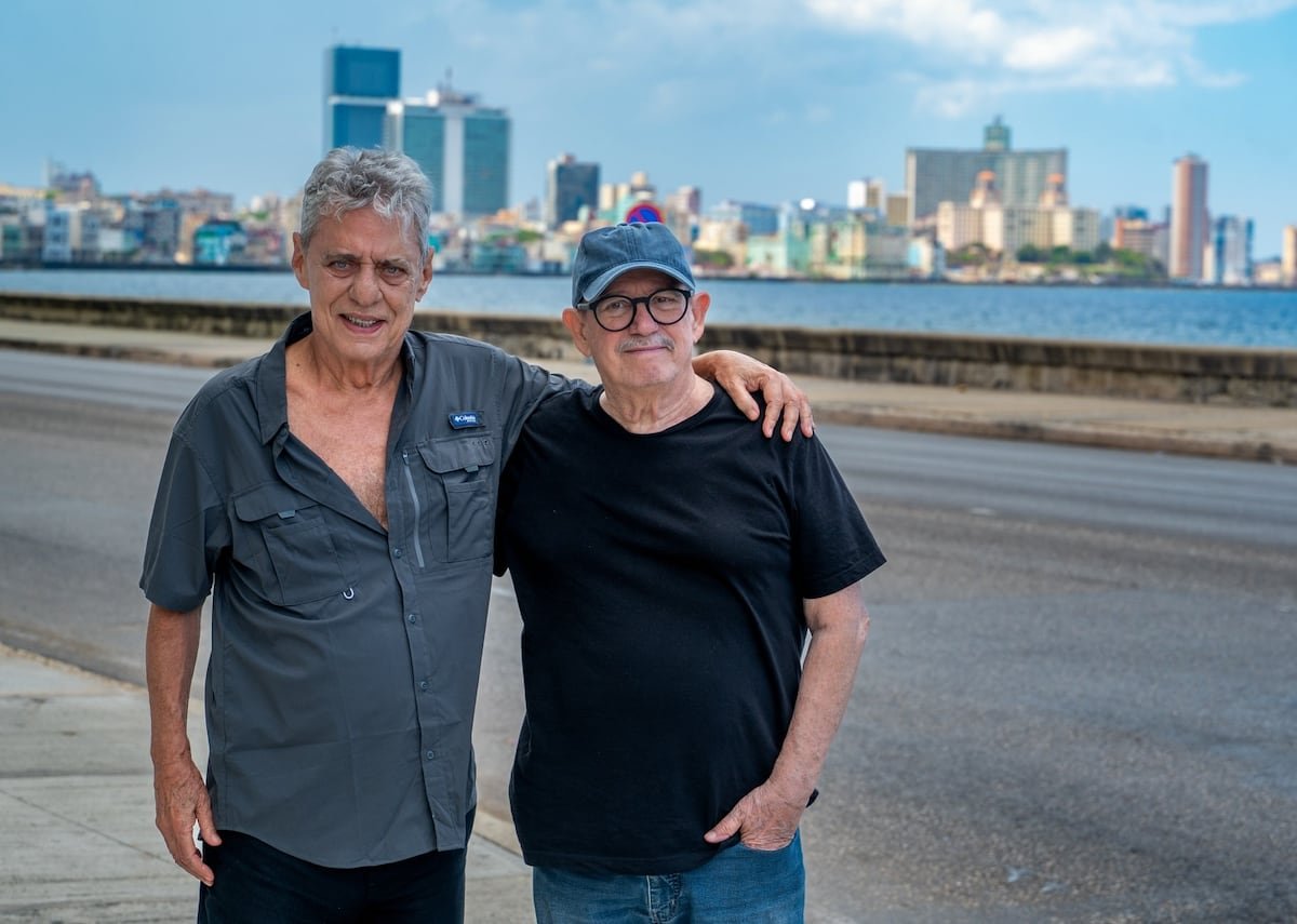 Chico Buarque viaja a Cuba en solidaridad y para grabar una canción con Silvio Rodríguez