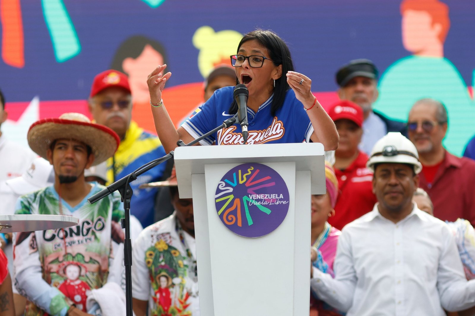Delcy Rodríguez eleva el ingreso mínimo de los venezolanos a 240 dólares