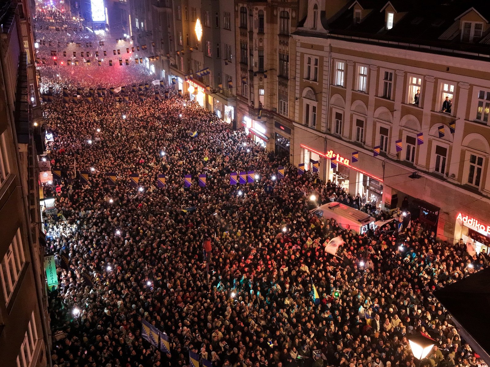 Delirio, color y épica en los desbordantes festejos en las calles de Bosnia y Congo por la clasificación al Mundial 2026