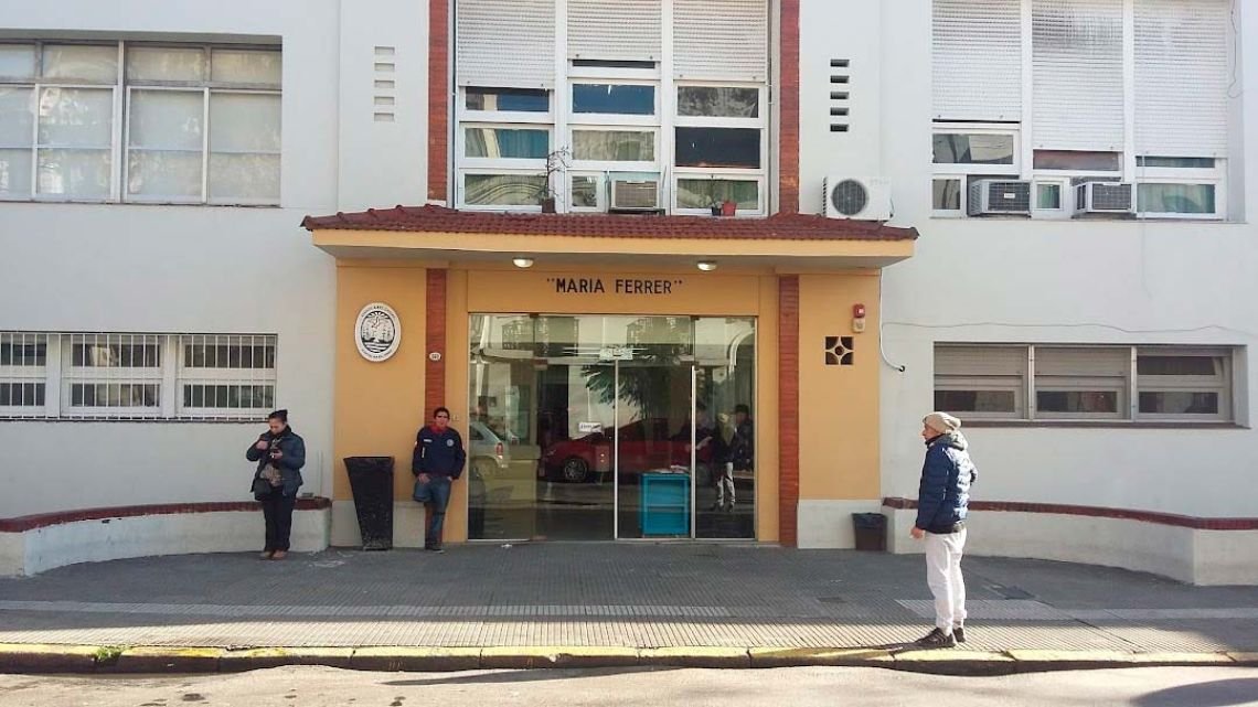 Derrame de mercurio en el Hospital María Ferrer de Barracas: evacuaron un área y trabajan los bomberos