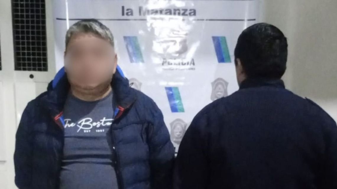 Detienen a un policía que mató a una mujer e hirió a un hombre en un presunto intento de robo