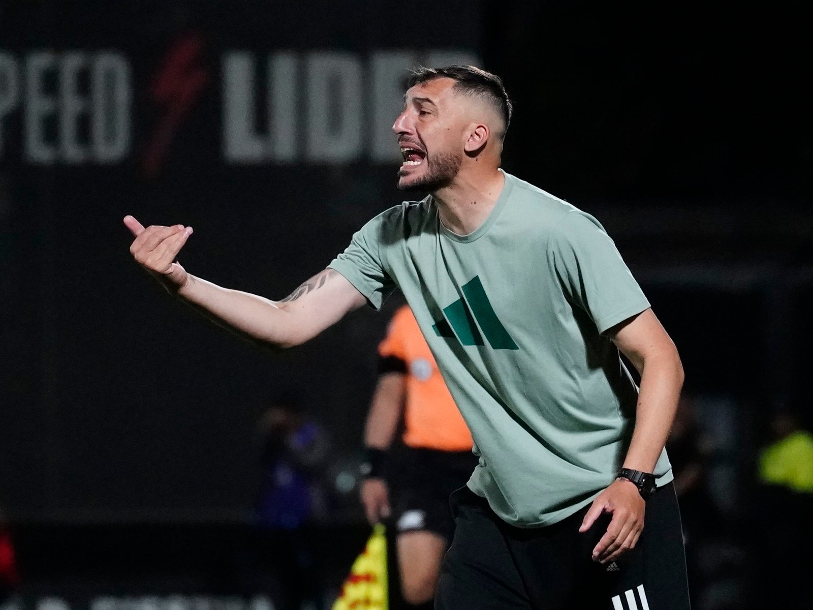 El Tata Benítez dejó de ser el DT de Riestra y ya son diez los equipos que cambiaron de entrenador en el Torneo Apertura