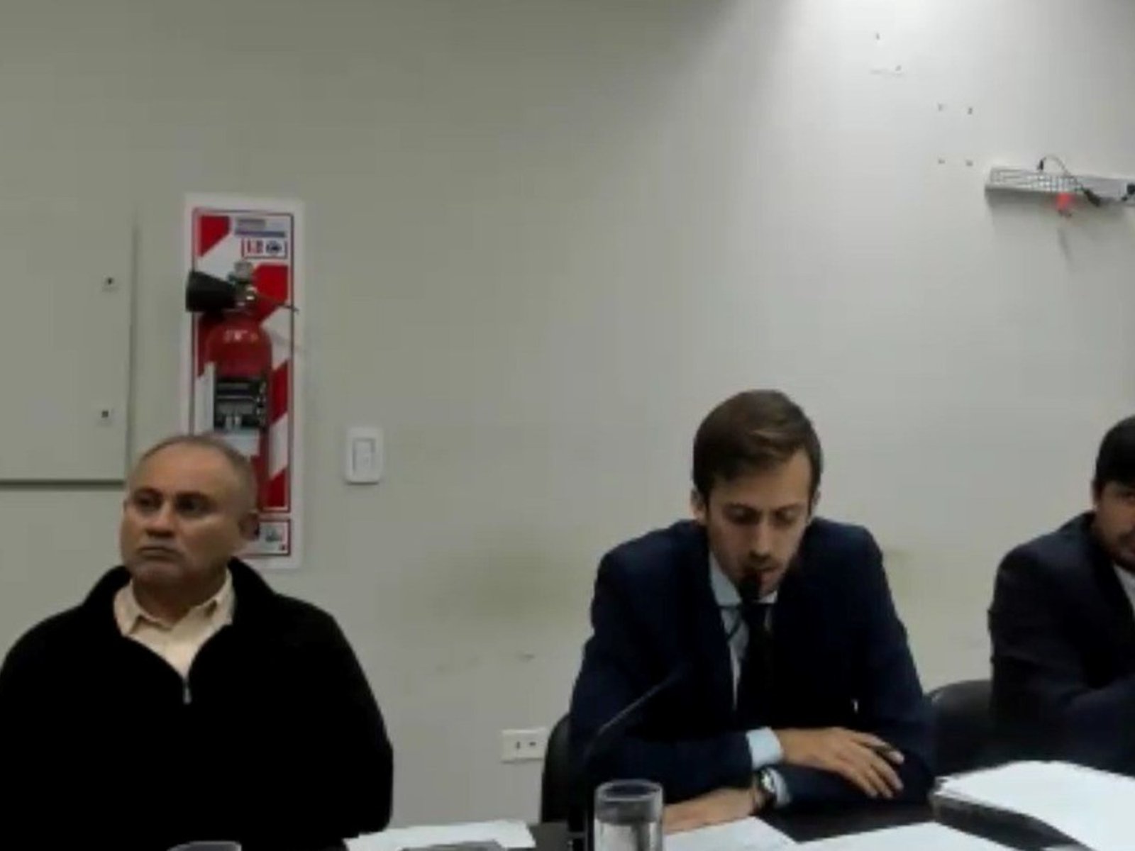 El comisario que detuvo a un hombre con retraso mental por el robo de dos ametralladoras de su despacho