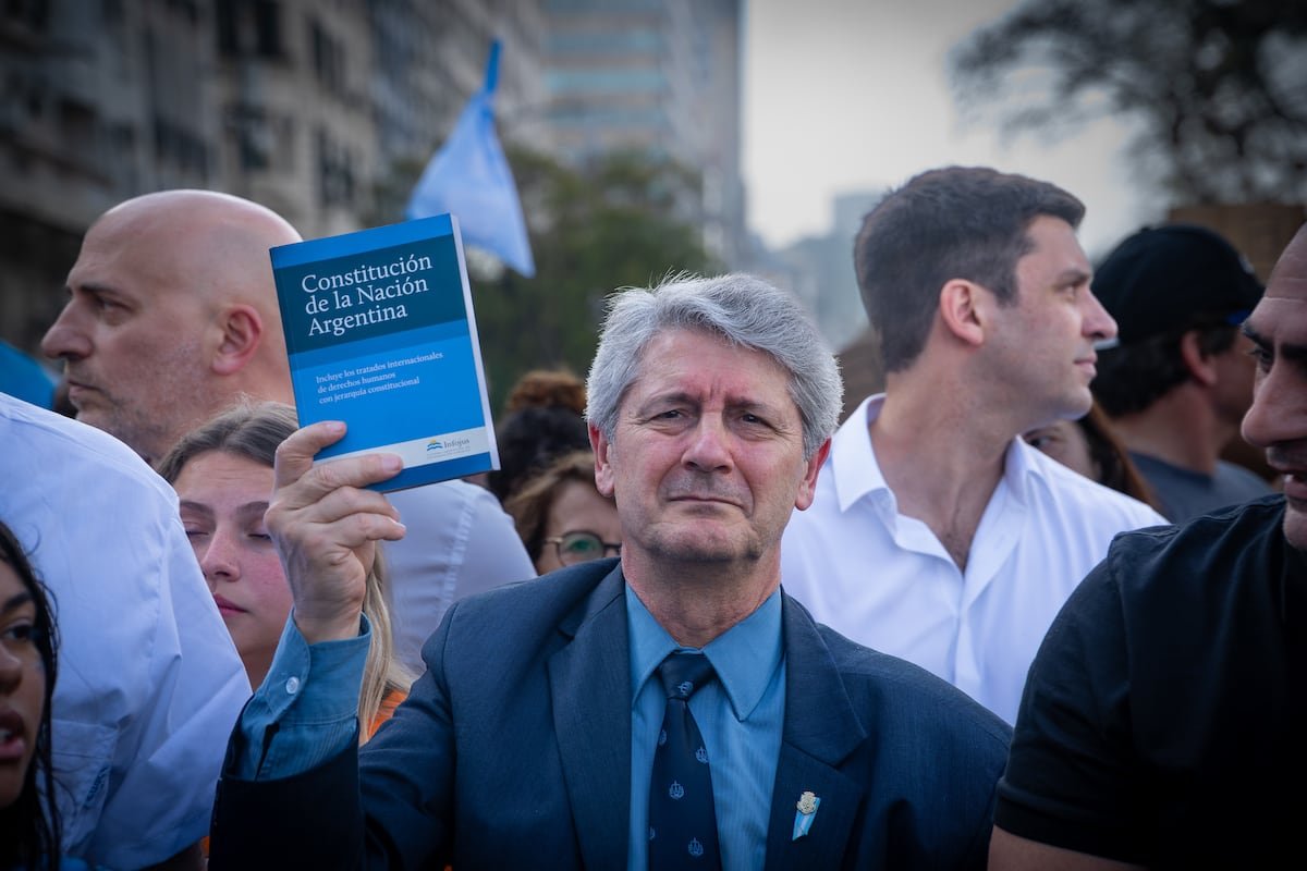 El desplome de los salarios expulsa a los profesores y desangra a la universidad pública argentina