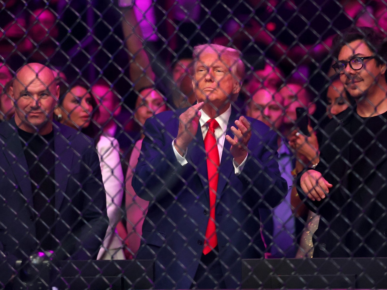 En medio de las negociaciones de paz con Irán, Donald Trump apareció en el lugar menos pensado