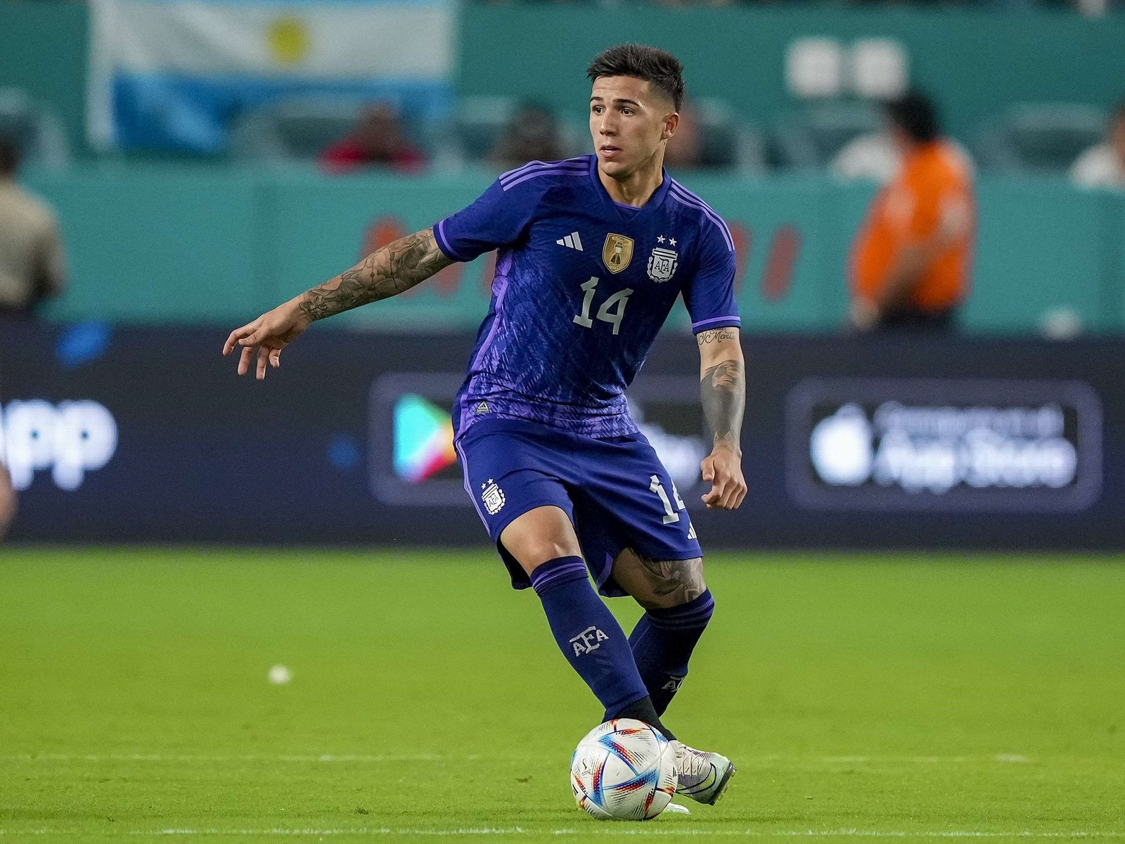 Enzo Fernández vio luz, se subió y brilló