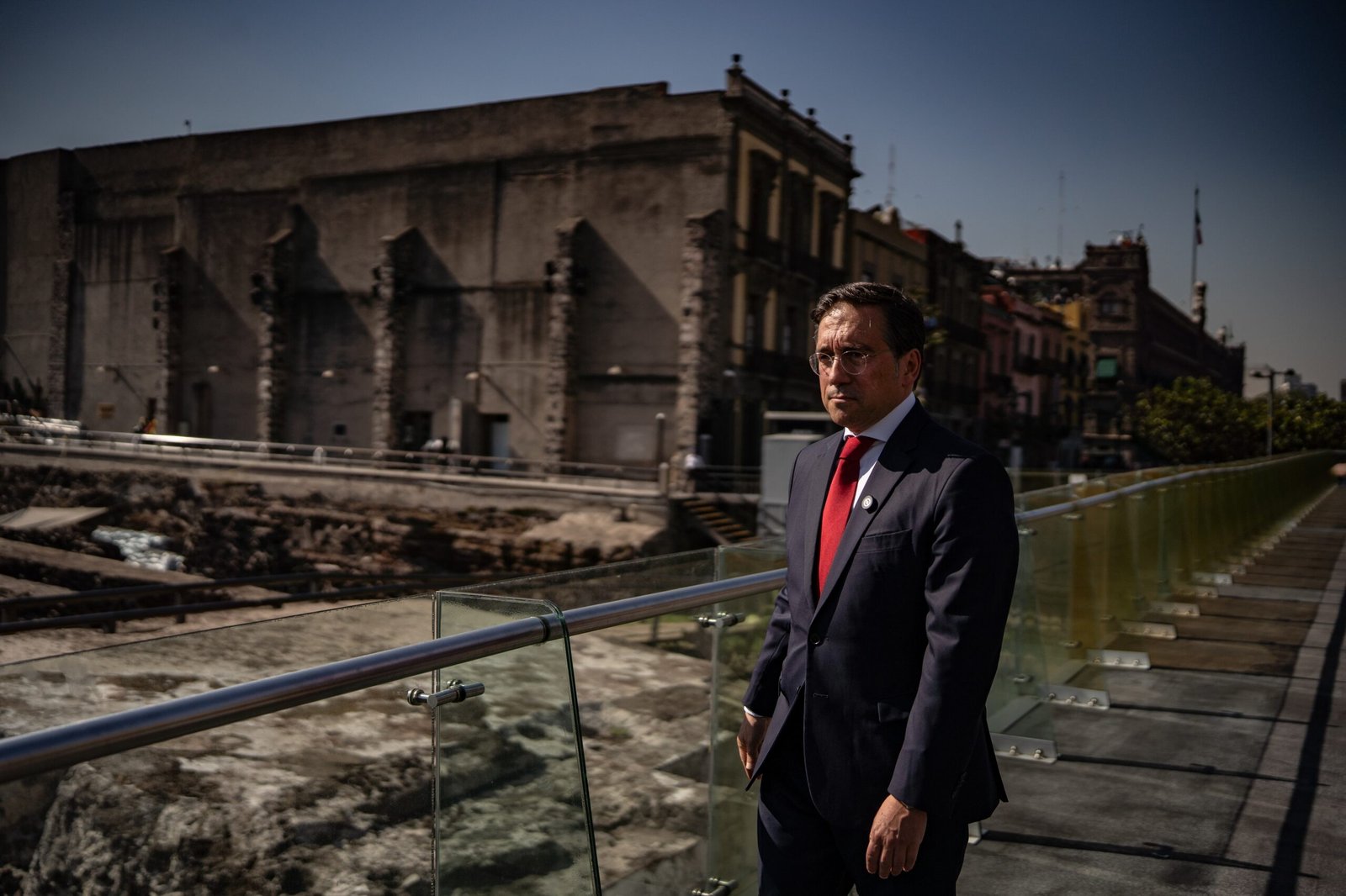 José Manuel Albares visita el Zócalo de la Ciudad de México, este miércoles.