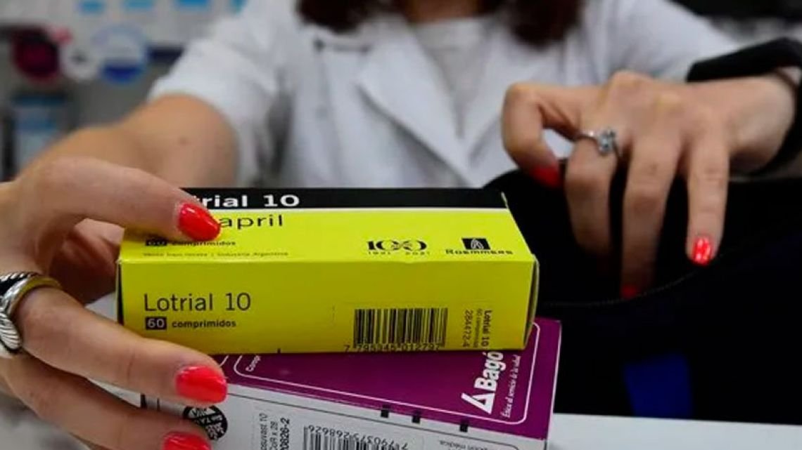 Especialista en salud pública: «El objetivo de este Gobierno es terminar con las obras sociales»