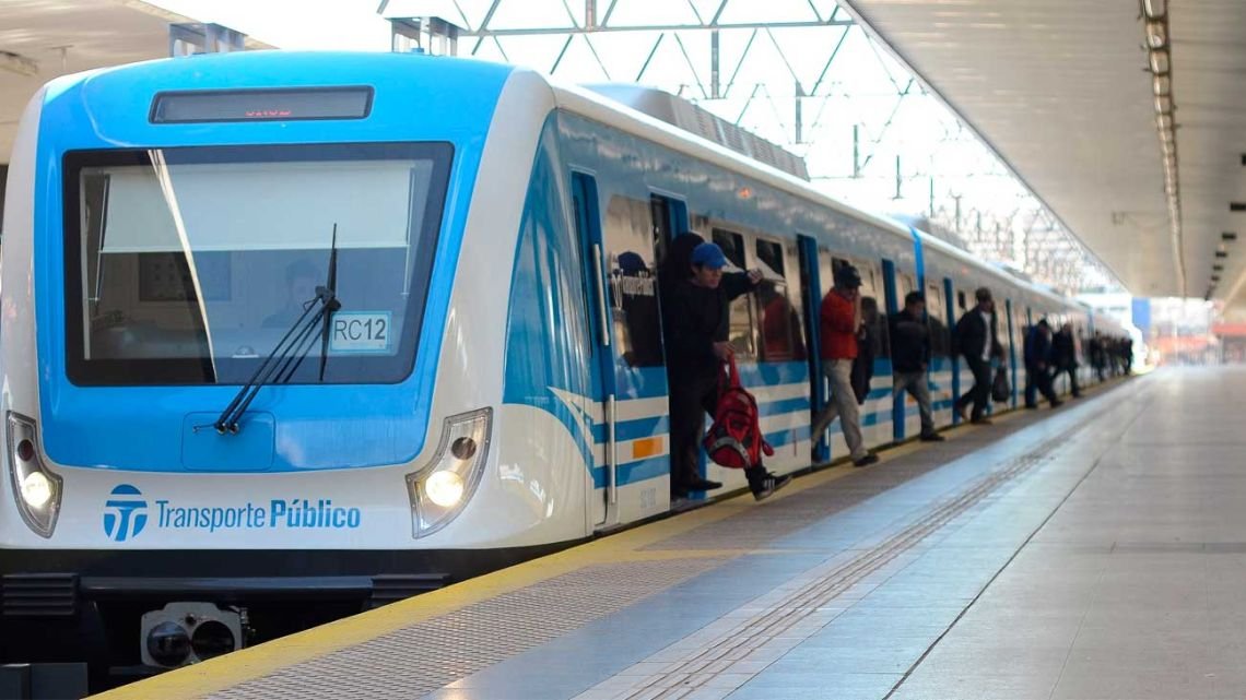 Feriado 1 de mayo 2026: así funcionarán el transporte y los servicios públicos este viernes en el AMBA