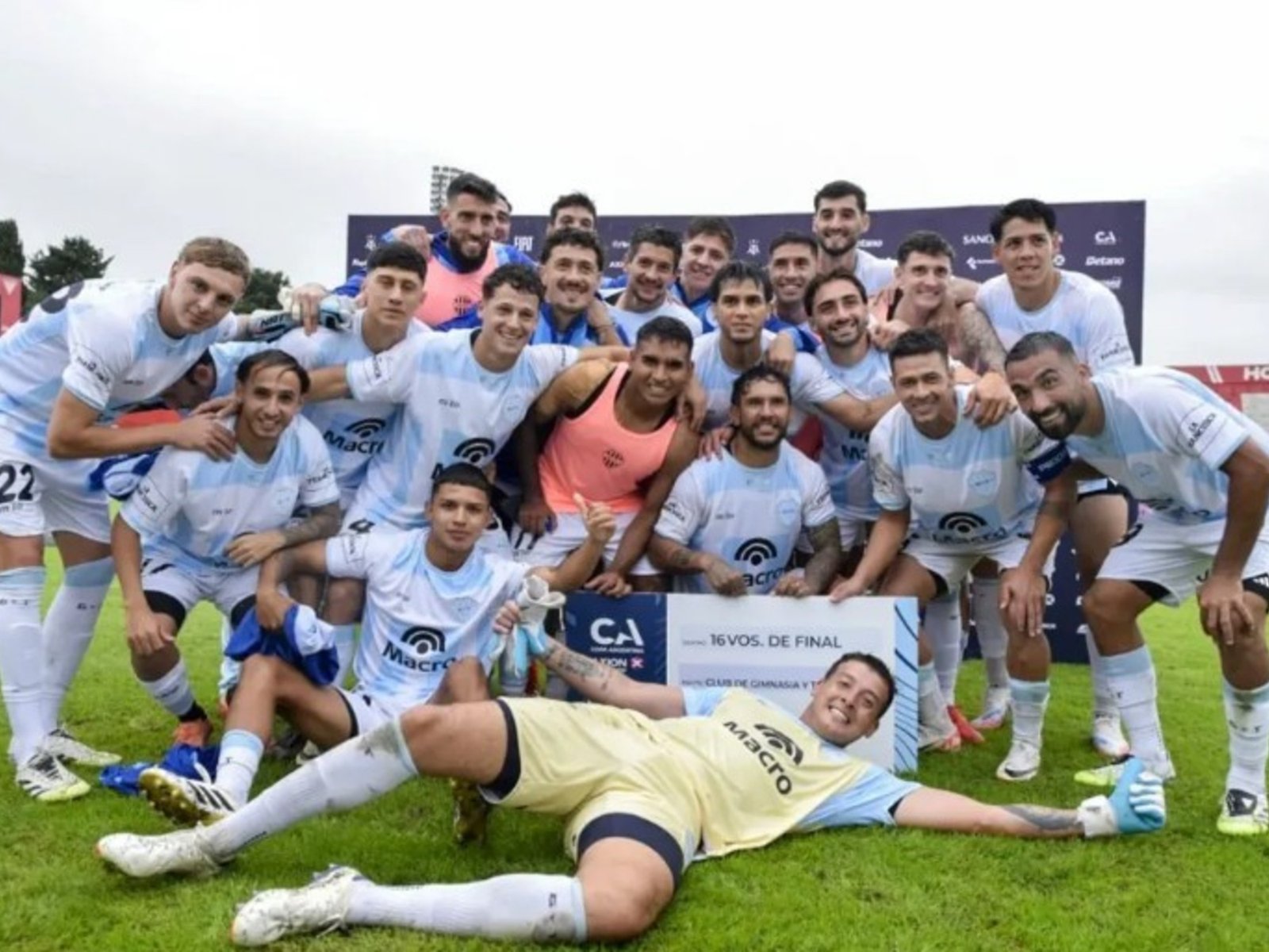 Gimnasia y Tiro de Salta eliminó a Gimnasia de Mendoza por penales en una definición de locos