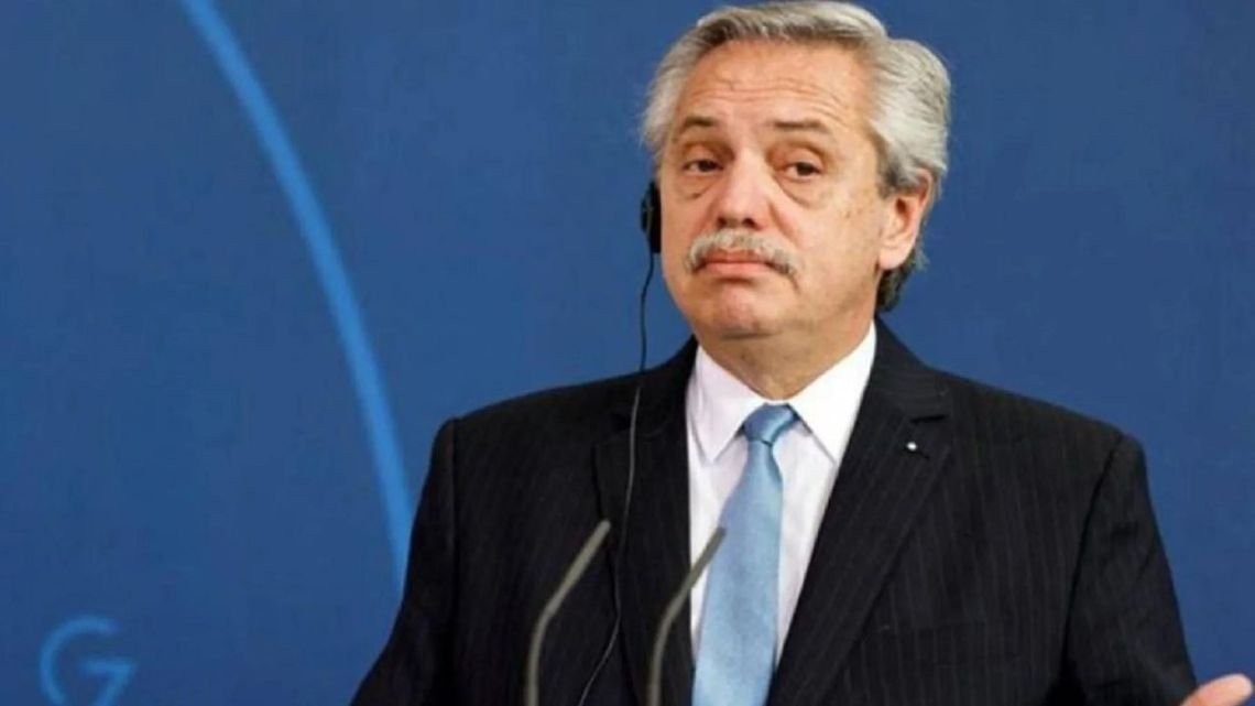 Identificaron presuntas coimas en varios permisos para importar otorgados durante el gobierno de Alberto Fernández