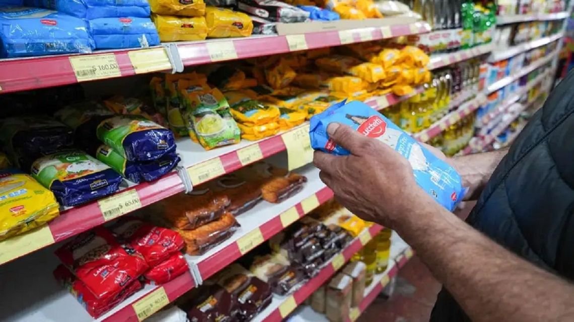 Inflación: prevén desaceleración, pero advierten dificultades para perforar el 2%