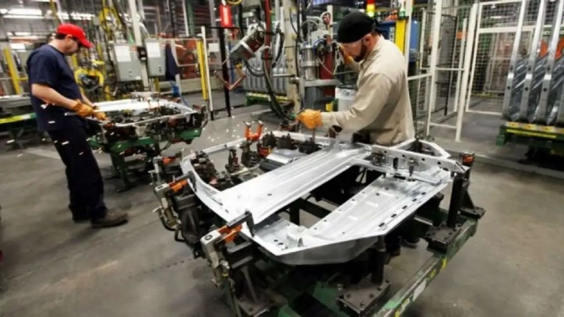 Informe de la UCA: uno de cada cuatro trabajadores no come durante su jornada laboral