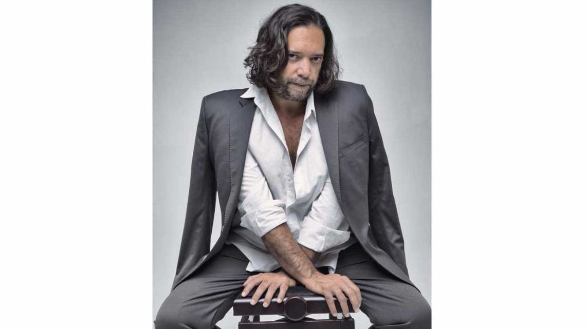 Juan Esteban Cuacci: “Tocar es dejar que Buenos Aires aparezca solo”