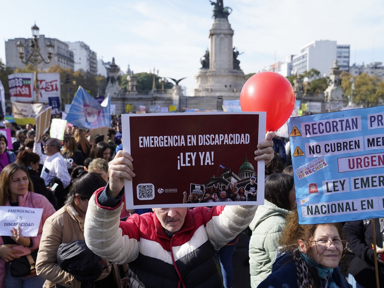 La Iglesia le "suplicó" al ministro de Salud que regularice y aumente el pago de las prestaciones a las personas con discapacidad