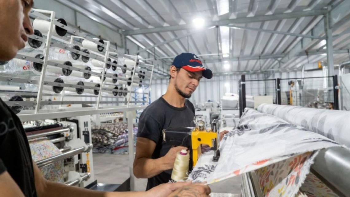 La industria textil en caída libre: registró una contracción del 33% interanual en febrero