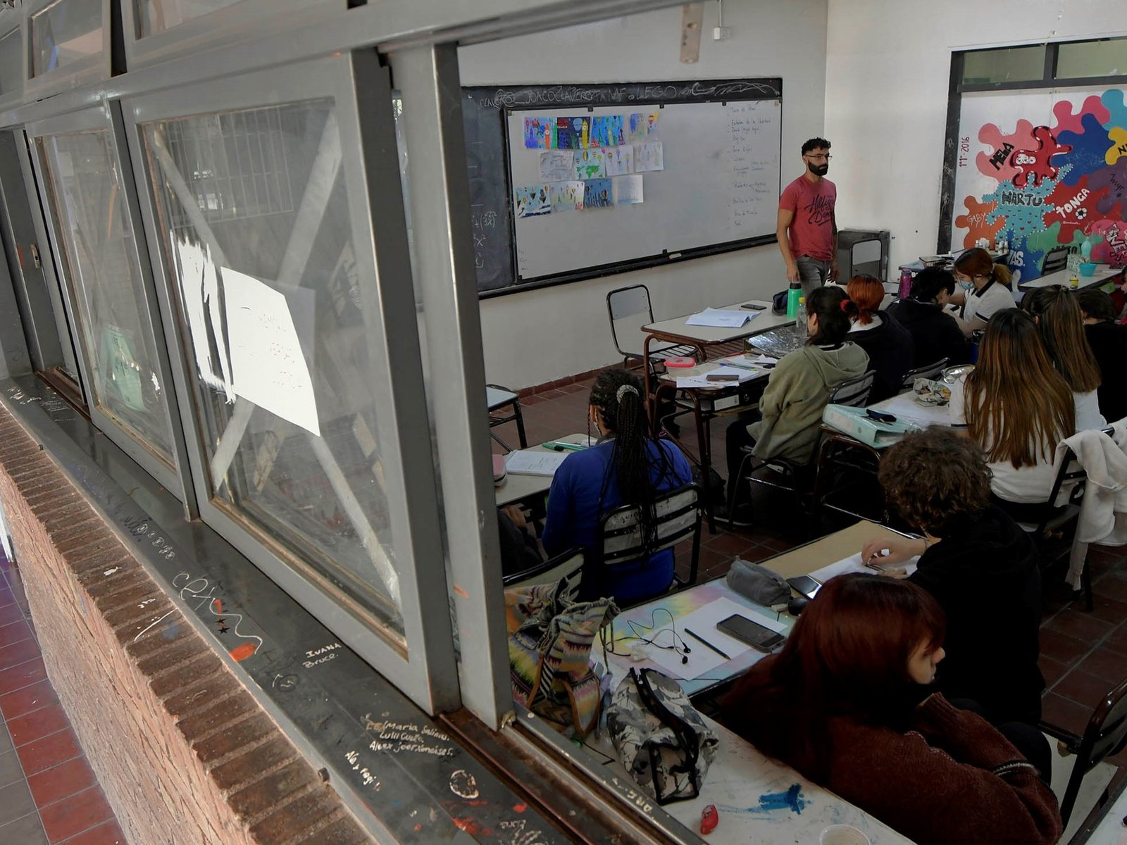 Los alumnos argentinos pierden un año entero de clases en la primaria por ausentismo y otros problemas