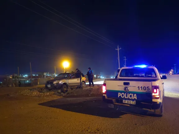 Manejaba con 1,83 de alcohol en sangre y quedó varado en medio de la calle