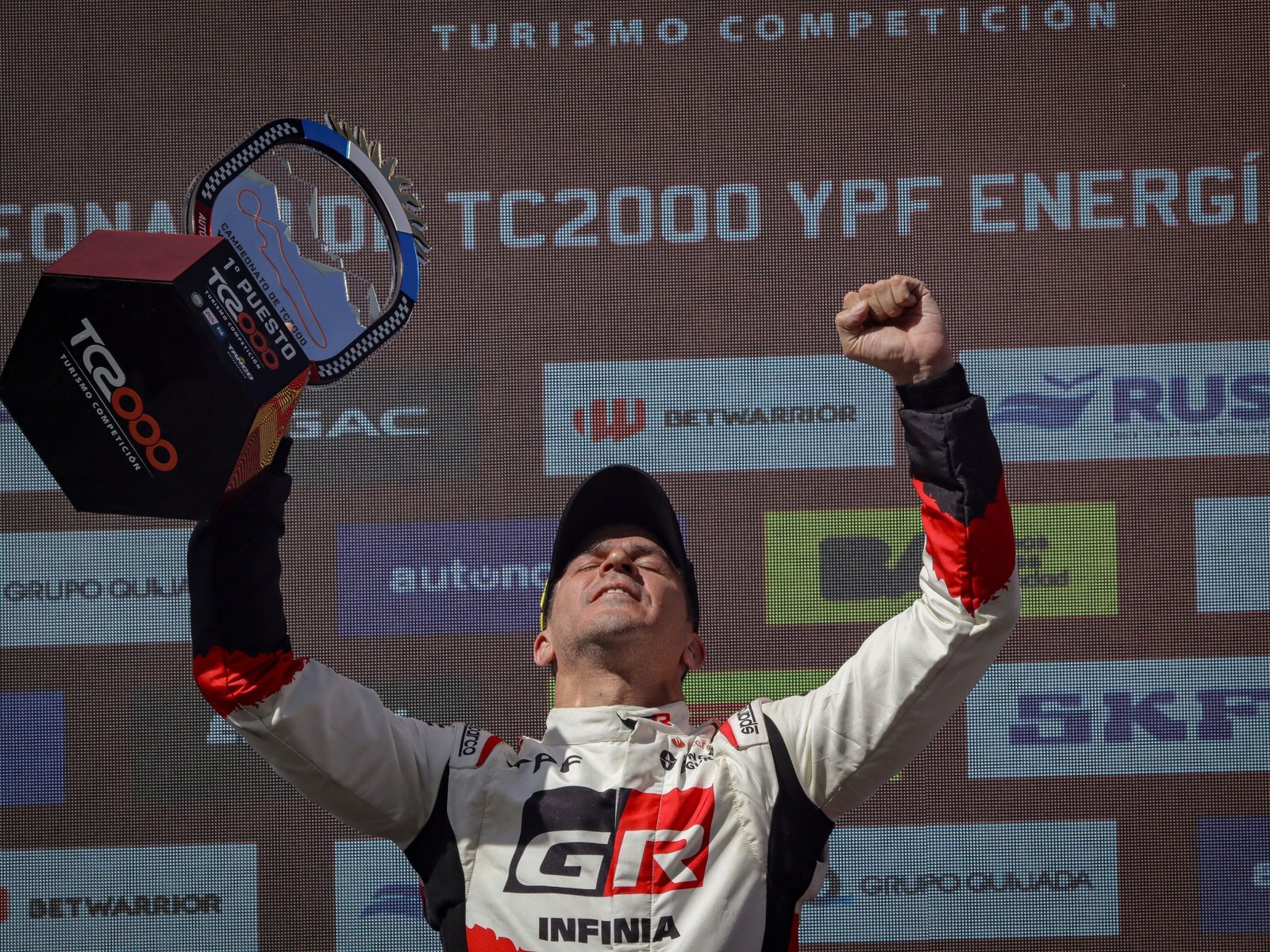 Matías Rossi cerró un fin de semana inmejorable con victoria en El Zonda de San Juan