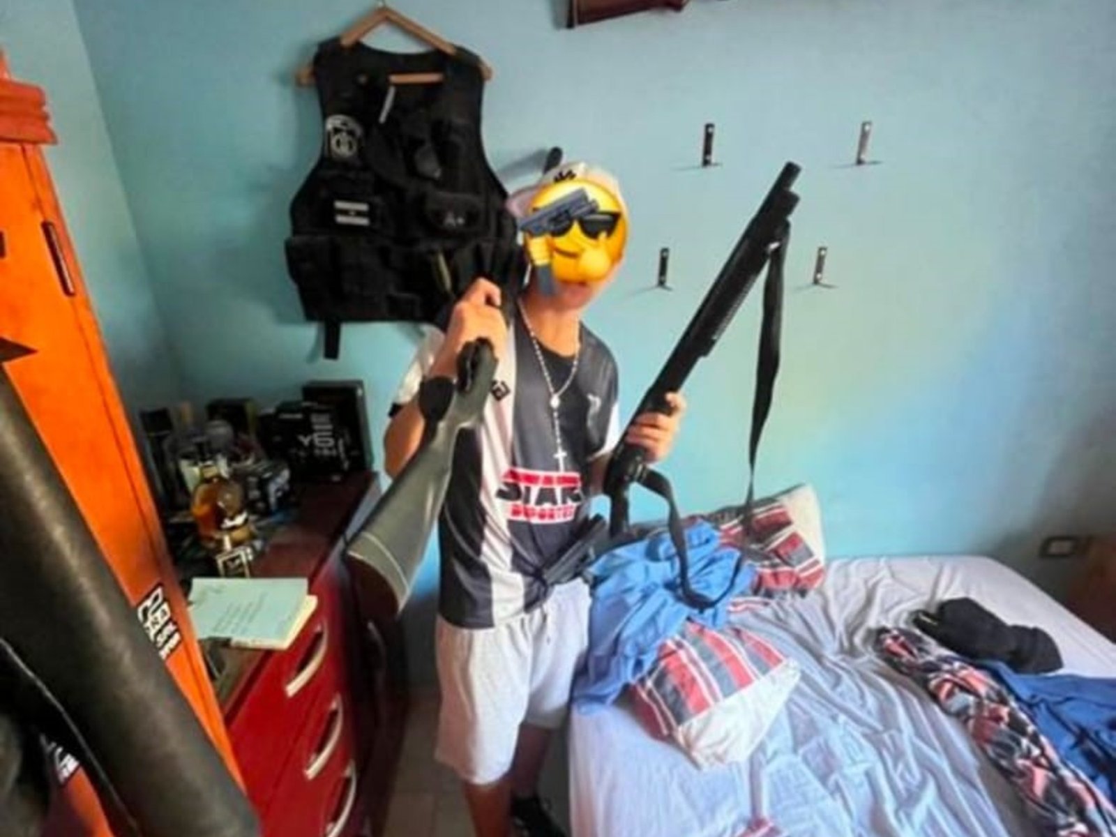 "Mis armas. Los espero mañana", la nueva amenaza de un alumno en una escuela: le allanaron la casa