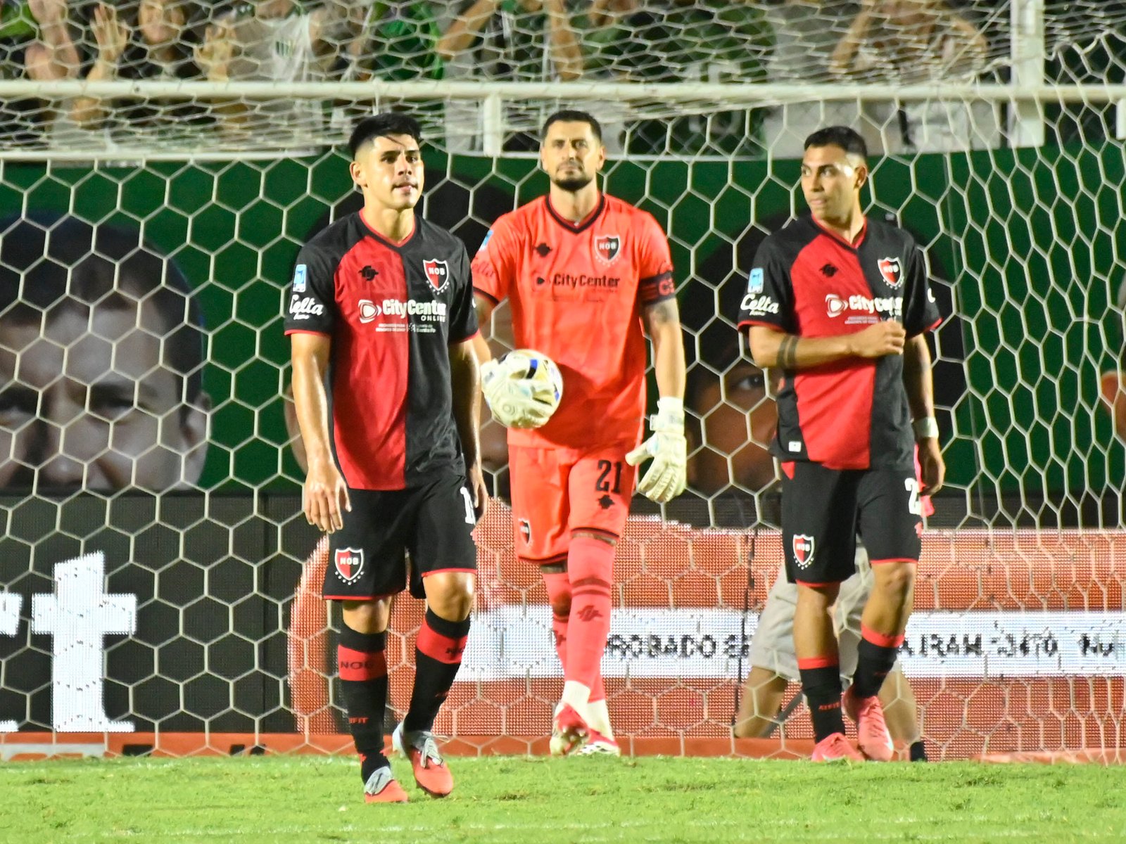 Partidos de HOY, viernes 17 de abril: horario y por dónde ver fútbol EN VIVO :: Olé