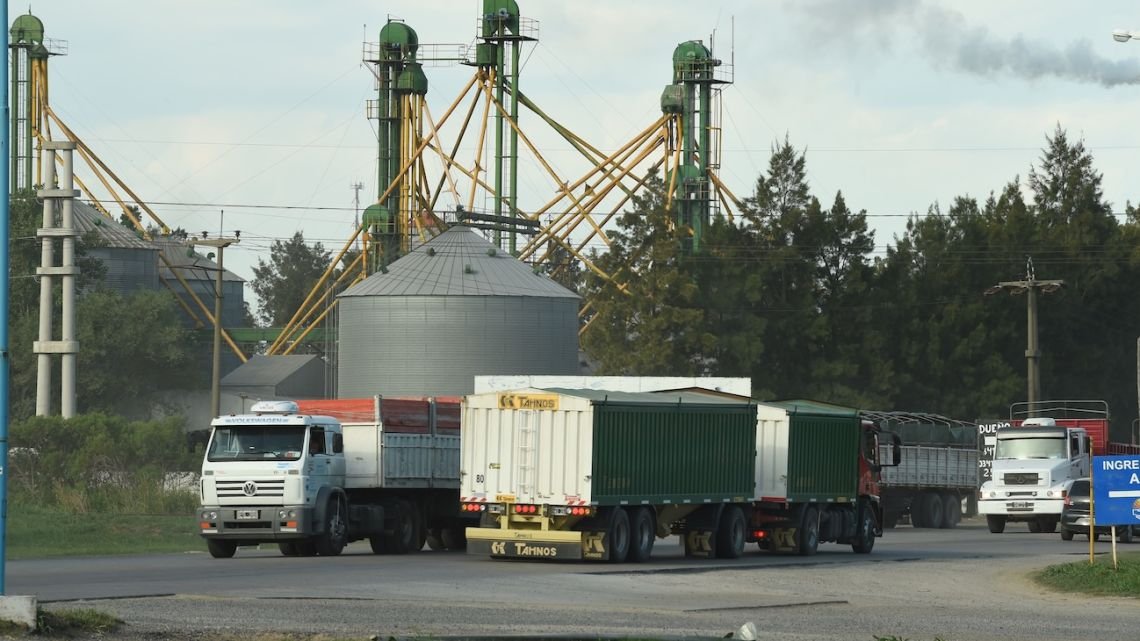 Por el aumento de costos, transportistas de cargas alertan por tensiones en el abastecimiento
