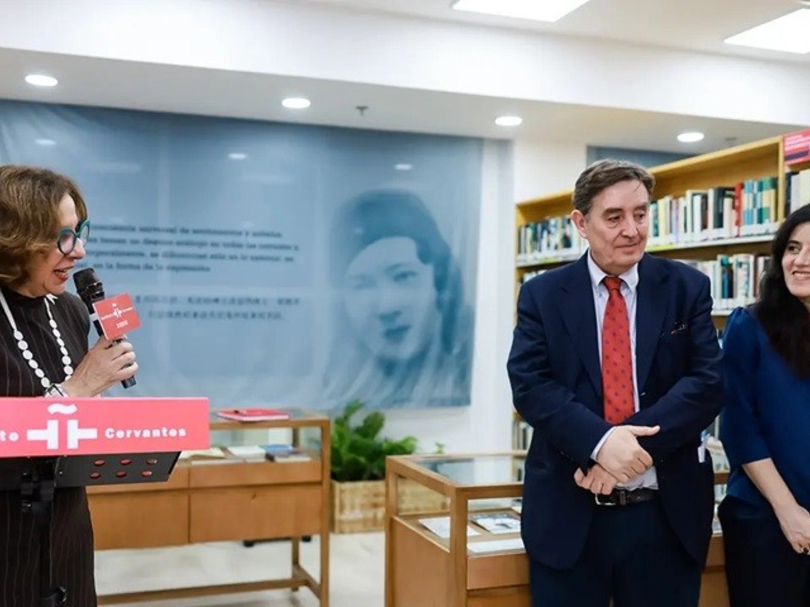 Quién fue Marcela de Juan, la autora que da nombre a la biblioteca del Instituto Cervantes en Shanghái