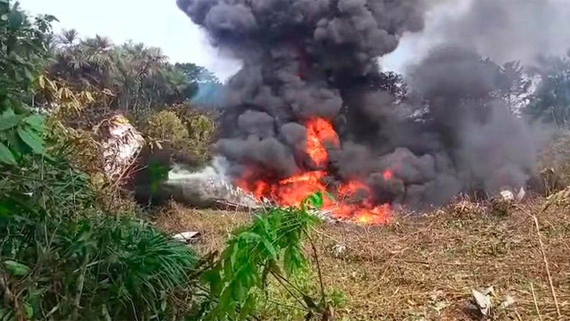 Revelan qué sucedió con el avión militar que se estrelló en Colombia y dejó 69 muertos