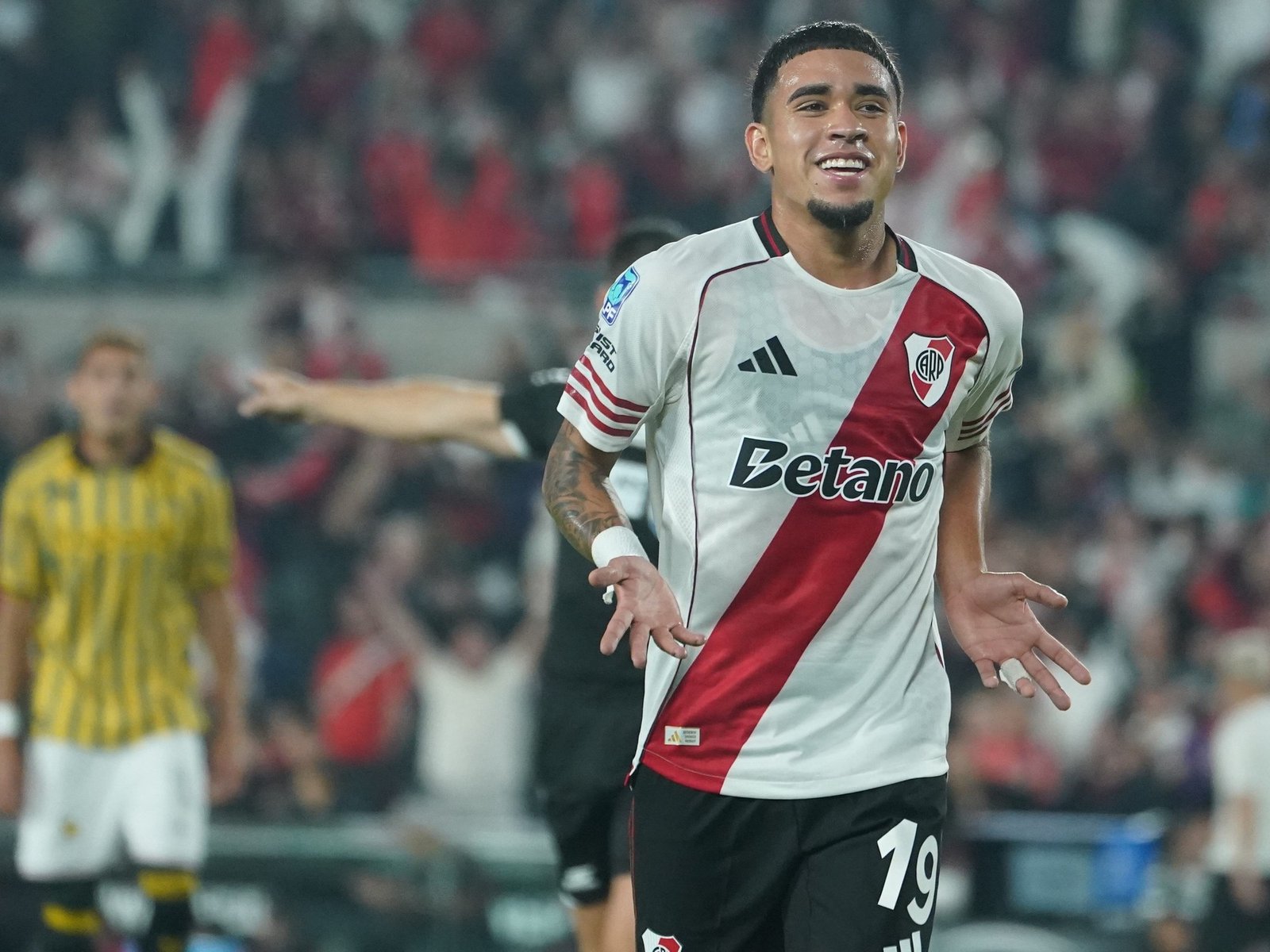 River le ganó a Aldosivi con justicia pero también con polémica en el Monumental, en una noche que sigue dejando señales de alarma