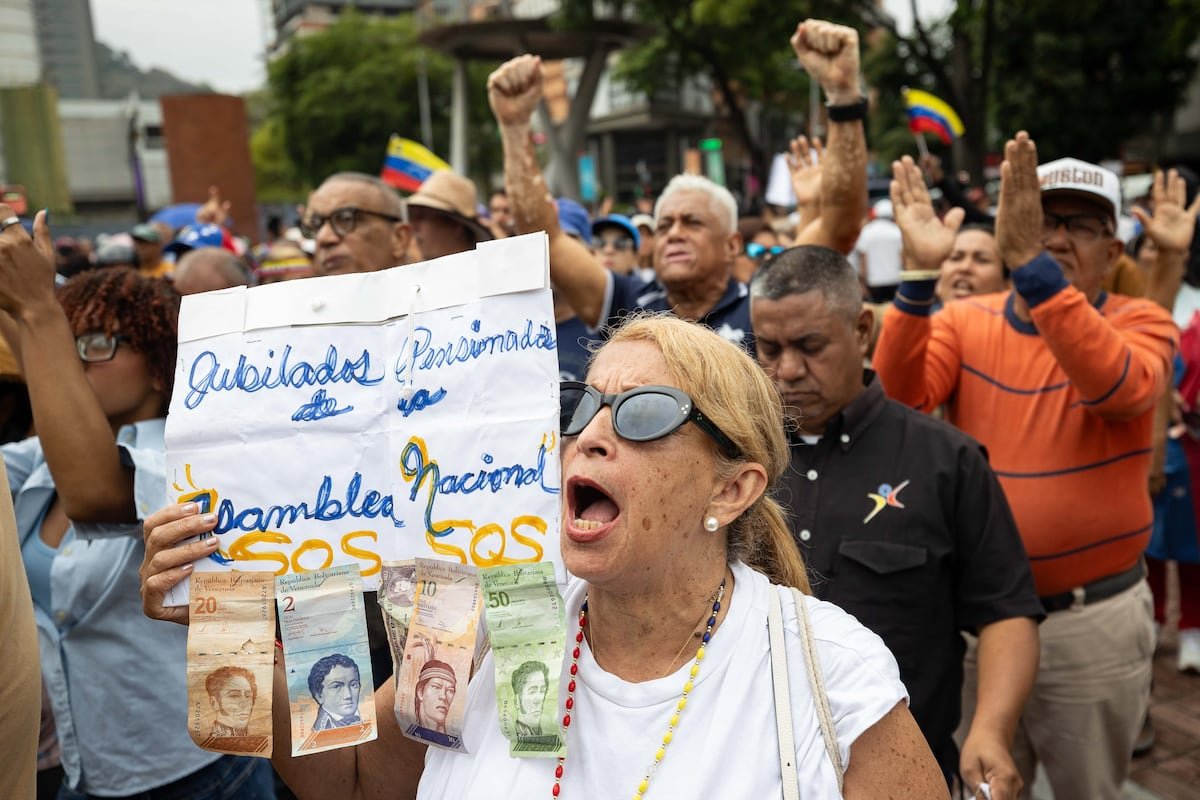Sindicatos opositores se dirigen a la embajada de Estados Unidos para exigir democracia en Venezuela