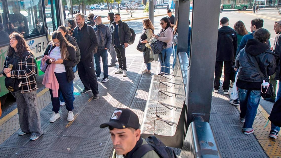 Transporte: el Gobierno negocia sin Toto Caputo