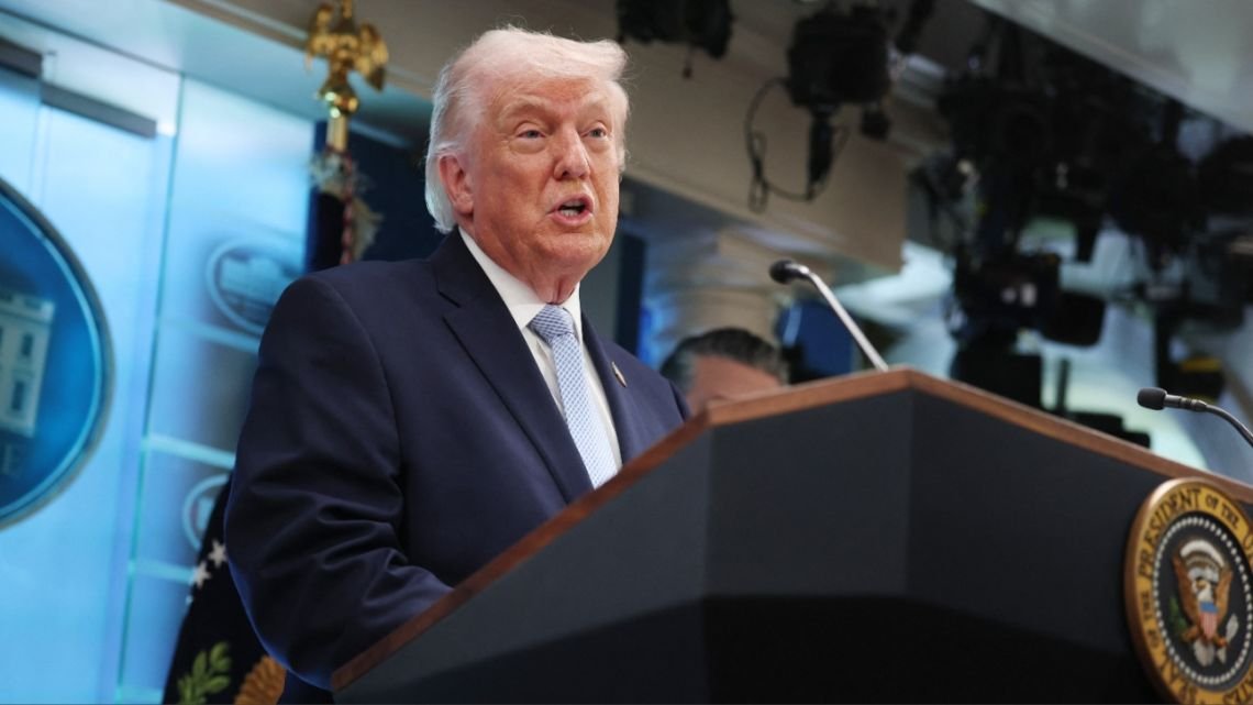 Trump amenazó con encarcelar al periodista que publicó la noticia del militar de Estados Unidos desaparecido en Irán