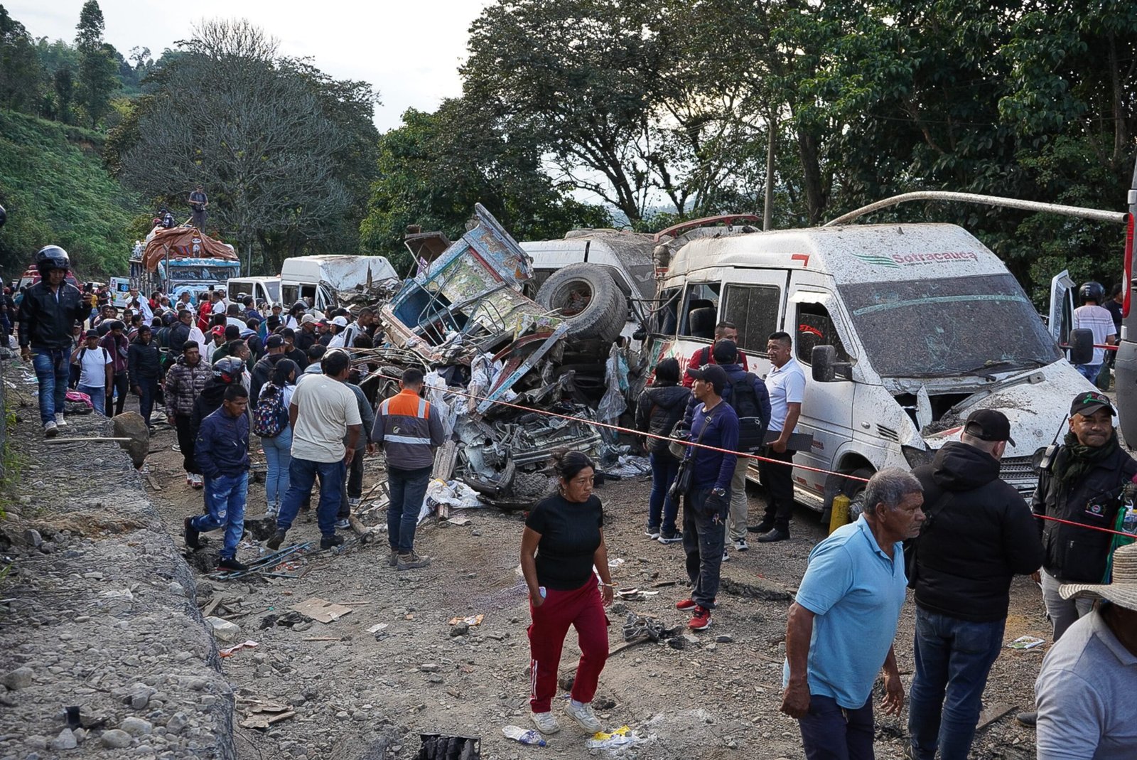 Un brutal atentado terrorista en Colombia expone el pulso entre los grupos armados y el Estado