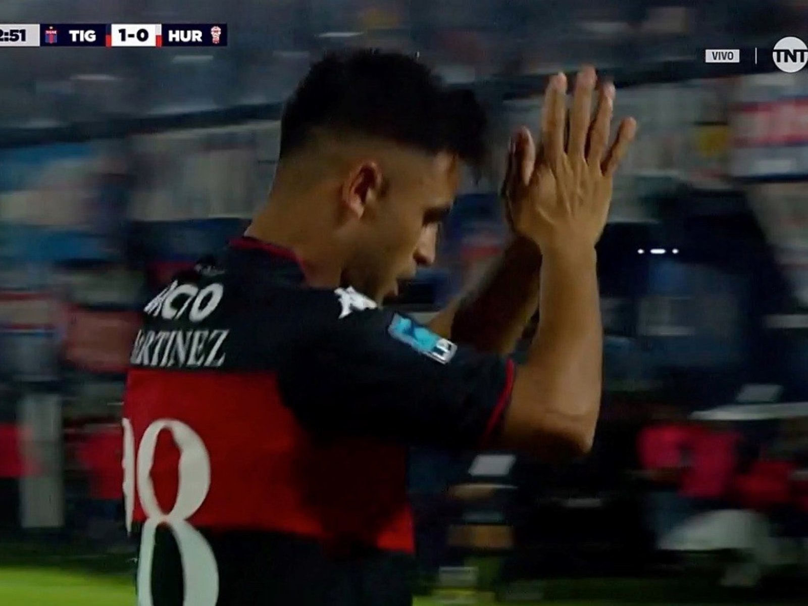 Video: con disculpas incluídas, el Pity Martínez hizo efectiva la ley del ex ante Huracán :: Olé